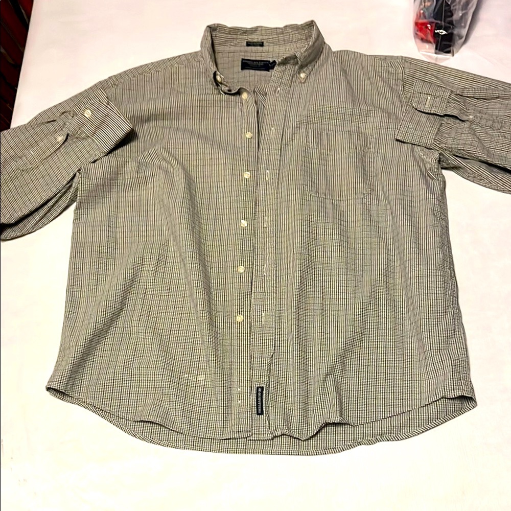 American Eagle Outfitters Green Casual Button Down Shirt with Classic Fit